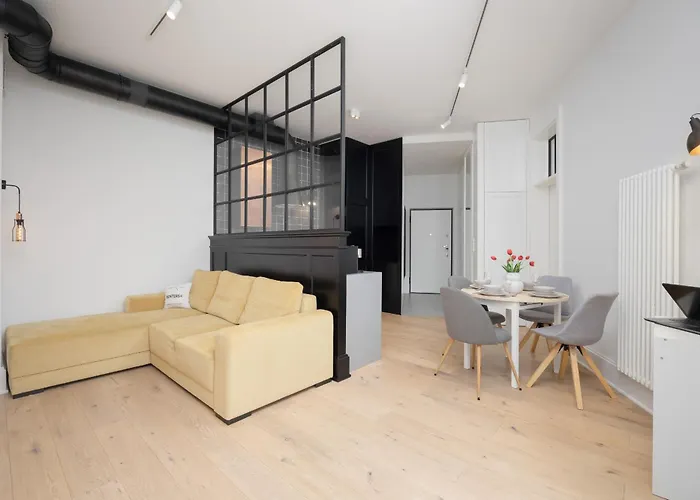 Modern & Bright Konesera Apartment Near To Pge National Stadium By Noclegi Renters